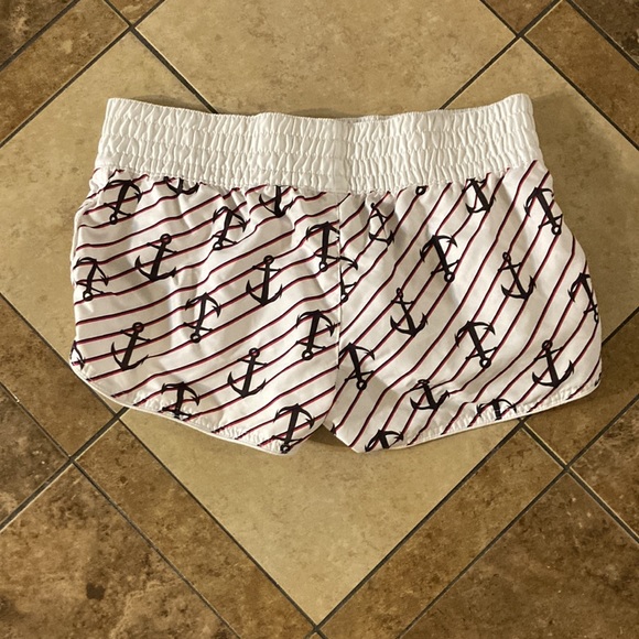 Xhilaration shorts - Picture 4 of 6